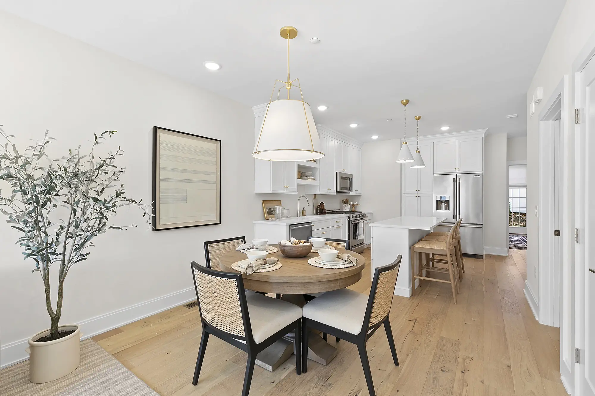 123.The_.Churchill.Model_.Dining.7.Kitchen.9