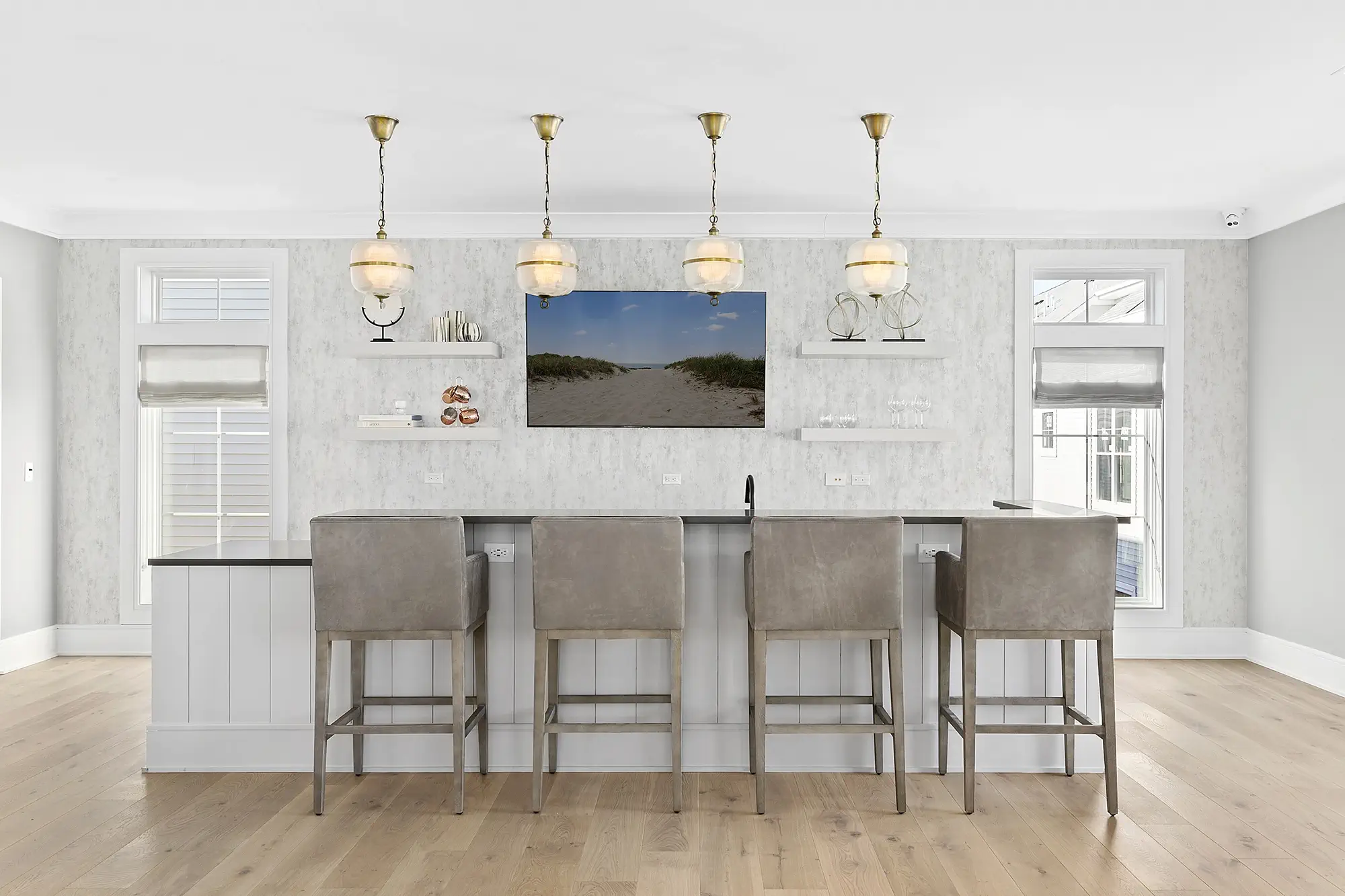 123_Merrick_Avenue_The_Clubhouse_Upstairs_Bar_15